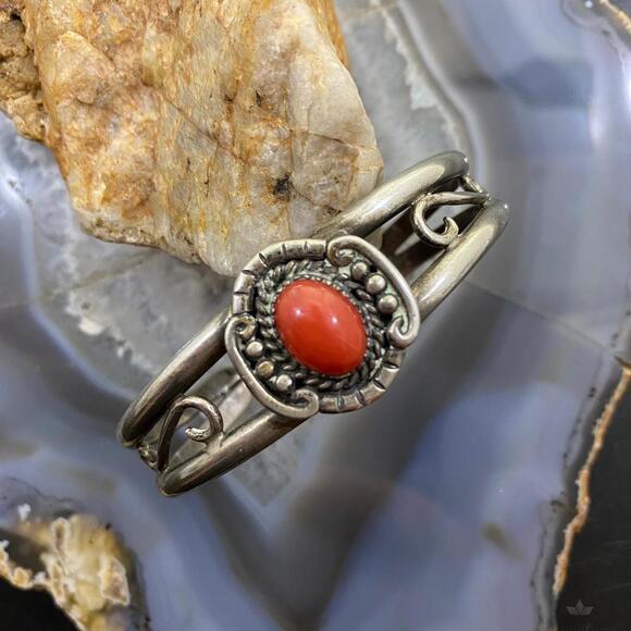Vintage Native American Silver Oval Coral Decorated Bracelet For Women - Picture 2 of 10
